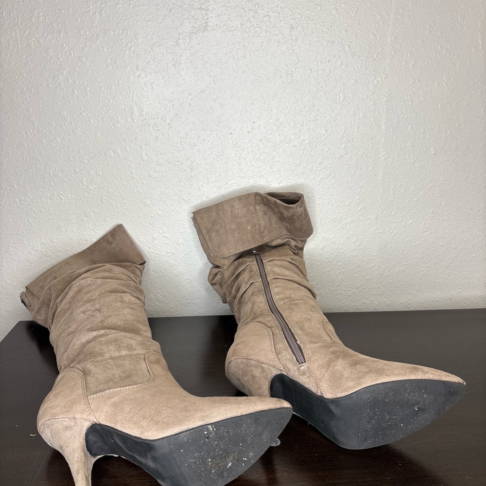 Women's Tan Suede Boots